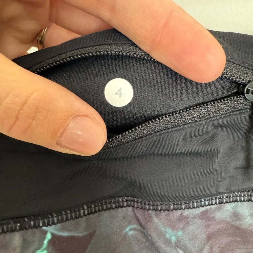 Lululemon Activewear Set - Floral Sports Bra & Shorts - Picture 4 of 10